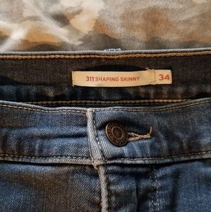 Levi's 311